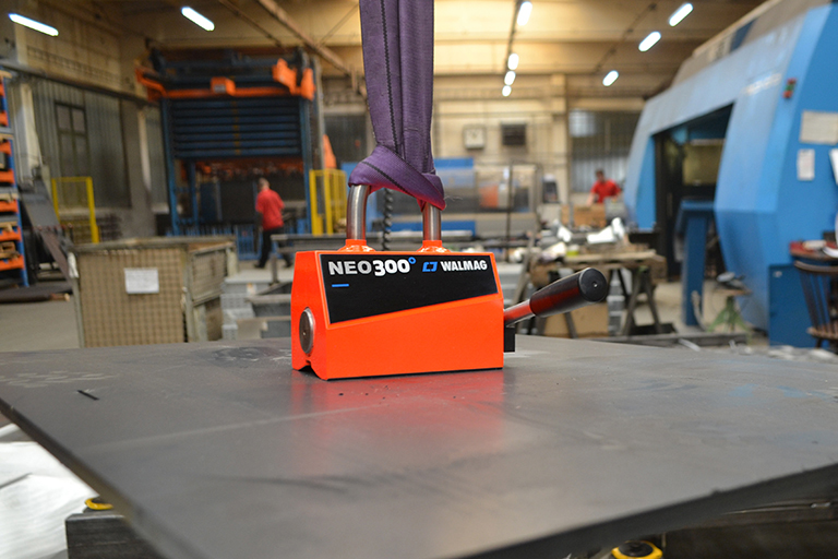 Magnet permanentní břemenový NEOL300 nosnost 300/150 kg